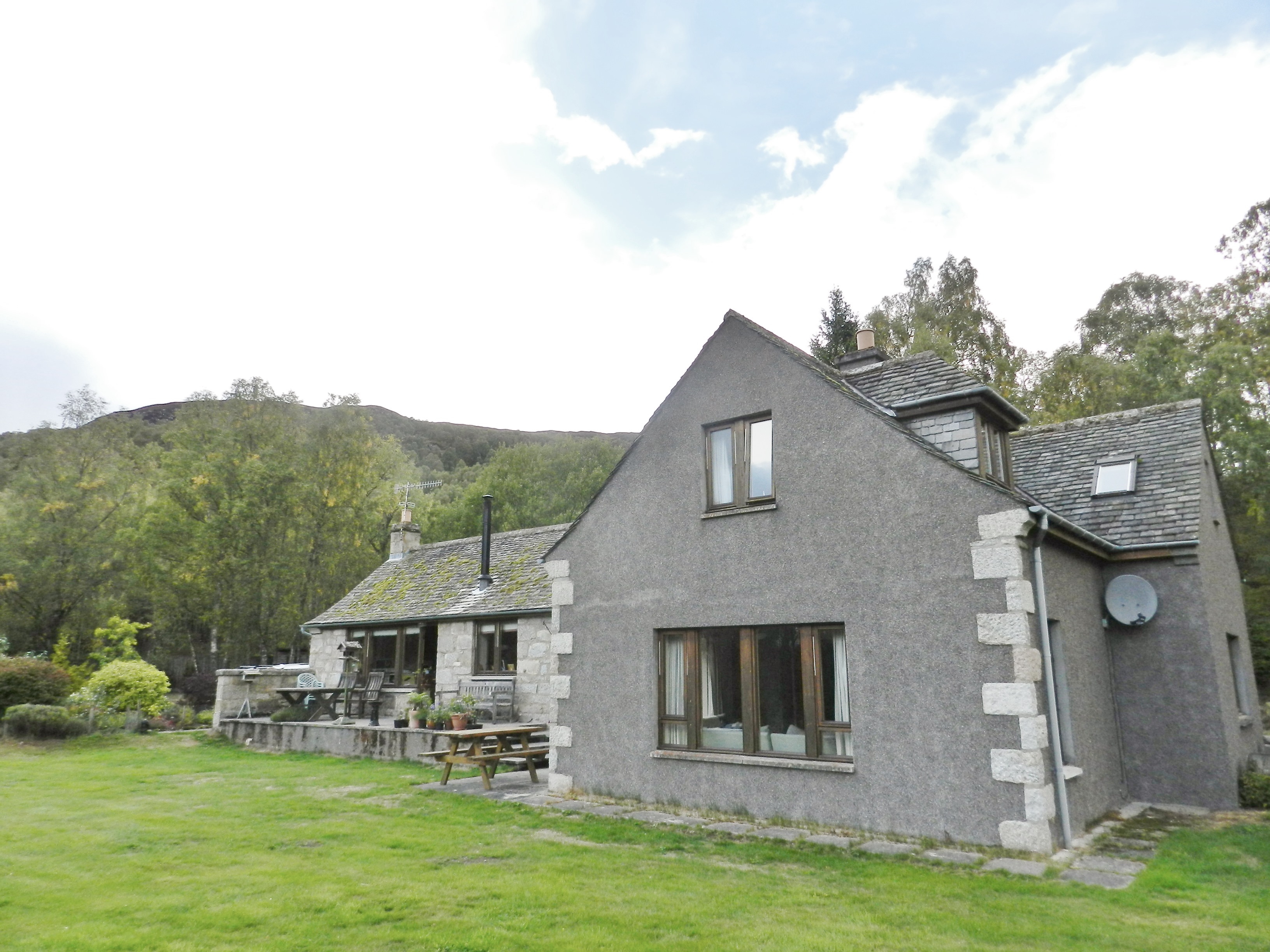 5 Bedroom Detached House for let near Aviemore. Highland Property Services